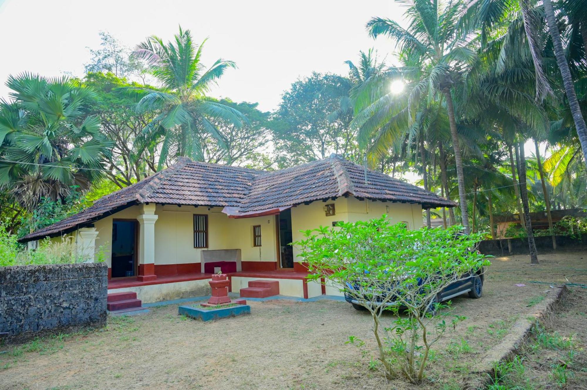 Mahamaya Sea Breeze Holiday home *
